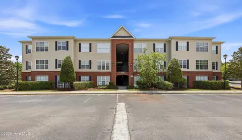 2820 Bloomfield Ln UNIT 105, Wilmington, NC 28412