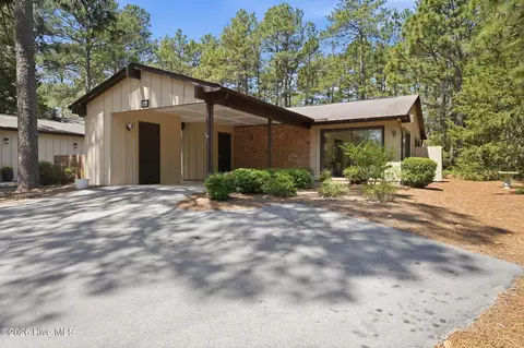644 Redwood Dr, Southern Pines, NC 28387