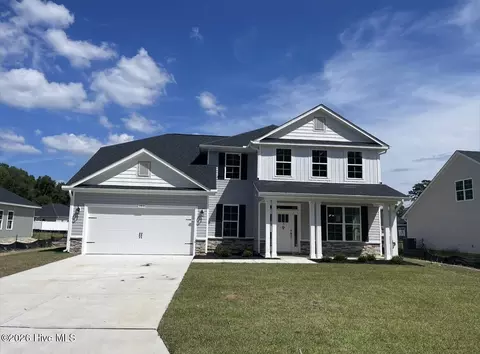 101 Seashore St, Grimesland, NC 27837