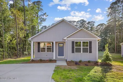 303 N West St, Roseboro, NC 28382
