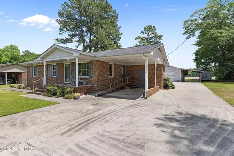1905 Hullwood Dr, Kinston, NC 28504