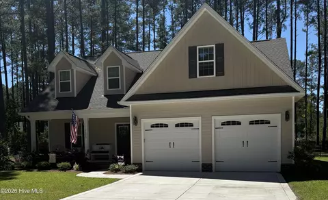 16620 Titmouse Ct, Wagram, NC 28396