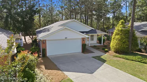 680 Pinehurst Trace Dr, Pinehurst, NC 28374