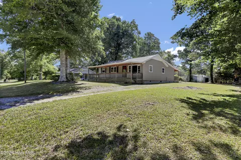 135 Jupiter Trl, Jacksonville, NC 28546