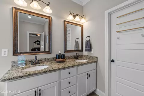 Bath - 1918 Preservation Cir, Evans, GA 30809 photo 1 of 3