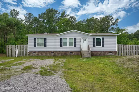 122 Piney Creek Dr, Holly Ridge, NC 28445