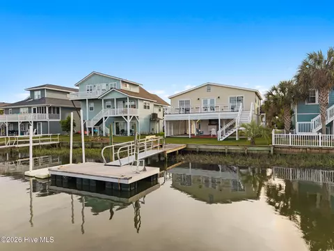 54 Fairmont St, Ocean Isle Beach, NC 28469