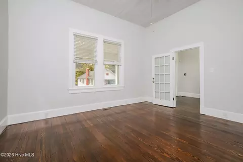 Living - 208 E Capitola Ave, Kinston, NC 28501 photo 5 of 5