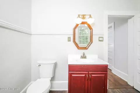 Bath - 208 E Capitola Ave, Kinston, NC 28501 photo 3 of 3