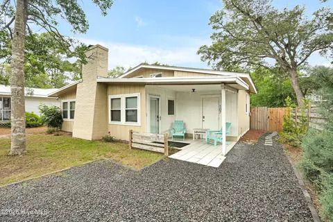 107 NE 78th St, Oak Island, NC 28465