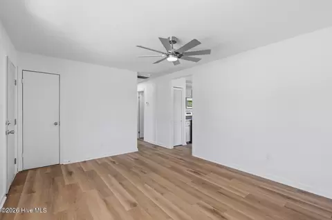 Living - 93 Riegel Dr, Hubert, NC 28539 photo 3 of 4