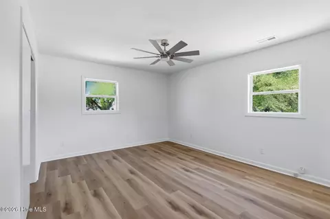 Bedroom - 93 Riegel Dr, Hubert, NC 28539 photo 2 of 6
