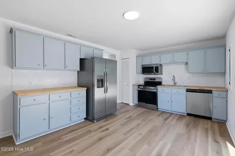 Kitchen - 93 Riegel Dr, Hubert, NC 28539 photo 1 of 1