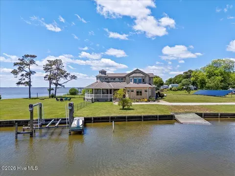 110 Barnes Ln, Knotts Island, NC 27950