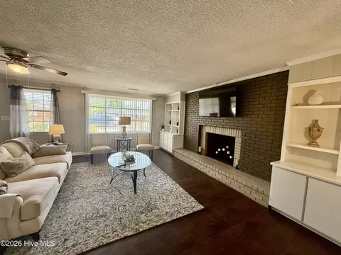 Living - 2514 Elderberry Dr, Augusta, GA 30906 photo 2 of 3