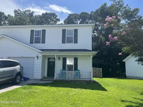 208 Winners Cir S, Jacksonville, NC 28546