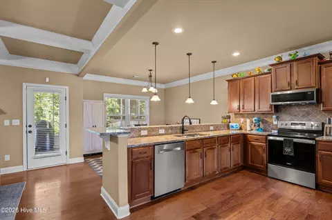 Kitchen - 1020 Barrett Dr, Evans, GA 30809 photo 3 of 3