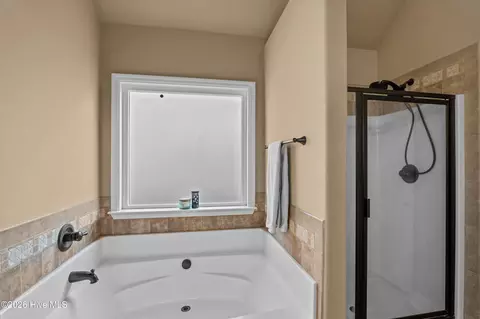 Bath - 1020 Barrett Dr, Evans, GA 30809 photo 4 of 4
