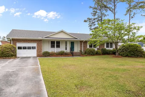 902 Hedrick Blvd, Morehead City, NC 28557