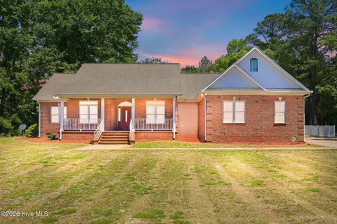 2612 Baywood Rd, Eastover, NC 28312