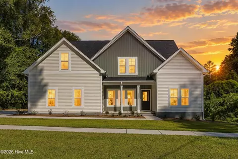 2223 Greenwood Ct, Jacksonville, NC 28546