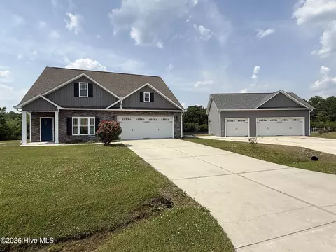 415 Antioch Lakes Rd, New Bern, NC 28560