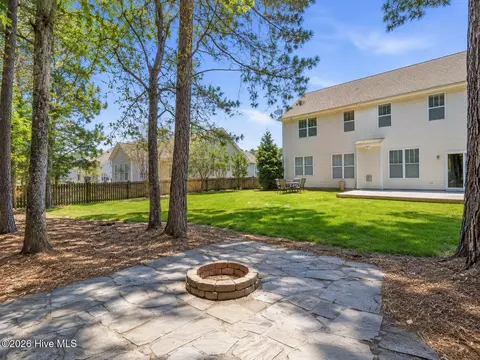 Exterior - 476 Landsdowne Cir, Hampstead, NC 28443 photo 2 of 7