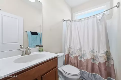 Bath - 476 Landsdowne Cir, Hampstead, NC 28443 photo 1 of 3