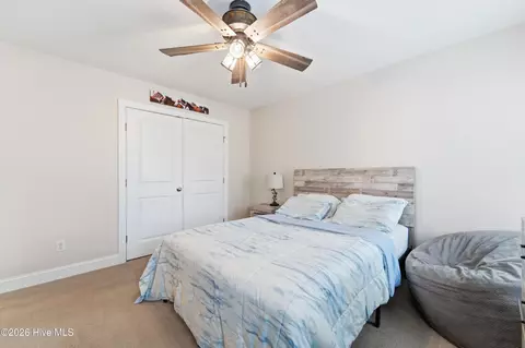 Bedroom - 476 Landsdowne Cir, Hampstead, NC 28443 photo 5 of 10