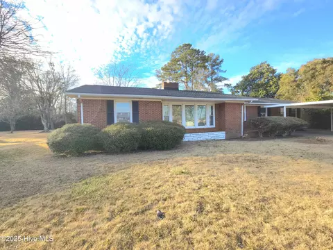 909 Clyde Dr, Jacksonville, NC 28540