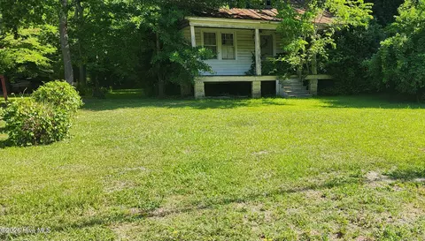 1210 S King St, Windsor, NC 27983