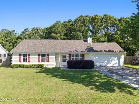143 Glenwood Dr, Hubert, NC 28539