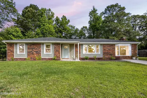 103 Vandergrift Dr, Jacksonville, NC 28540