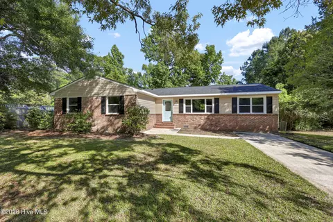 631 Duke Ct, Jacksonville, NC 28546