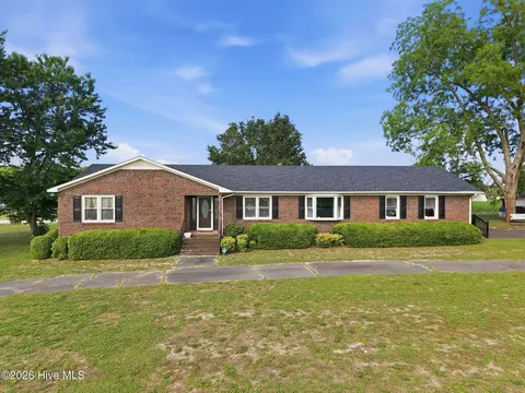 132 Jesse T Bryan Rd, Kinston, NC 28504