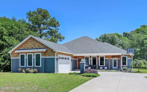243 Tumbling Brook Ln, Holly Ridge, NC 28445