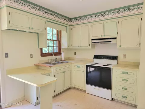Kitchen - 4366 Hammond Cir, Martinez, GA 30907 photo 2 of 2