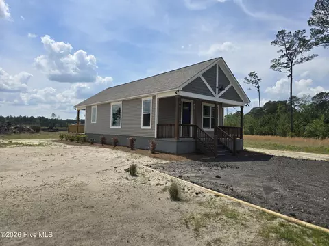 589 Stokestown Rd, Wallace, NC 28466