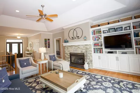 Living - 52 Stoneykirk Dr, Pinehurst, NC 28374 photo 2 of 3
