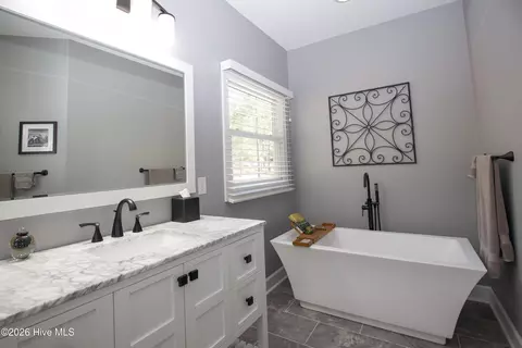 Bath - 52 Stoneykirk Dr, Pinehurst, NC 28374 photo 2 of 7
