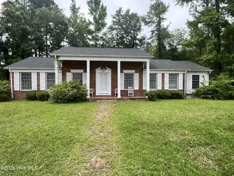 435 Edgewood Cir, Whiteville, NC 28472