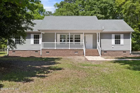 981 Sloop Point Loop Rd, Hampstead, NC 28443