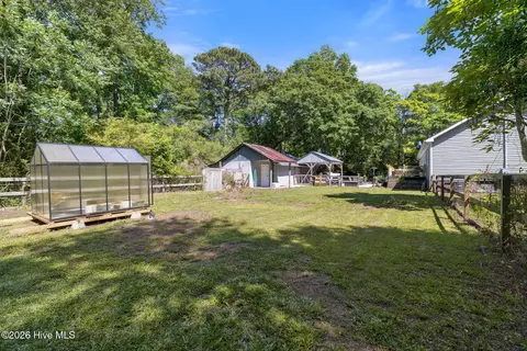 Exterior - 981 Sloop Point Loop Rd, Hampstead, NC 28443 photo 14 of 17
