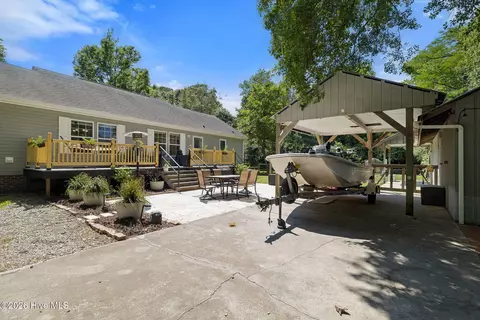 Exterior - 981 Sloop Point Loop Rd, Hampstead, NC 28443 photo 11 of 17