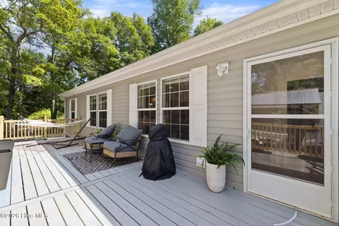 Exterior - 981 Sloop Point Loop Rd, Hampstead, NC 28443 photo 8 of 17
