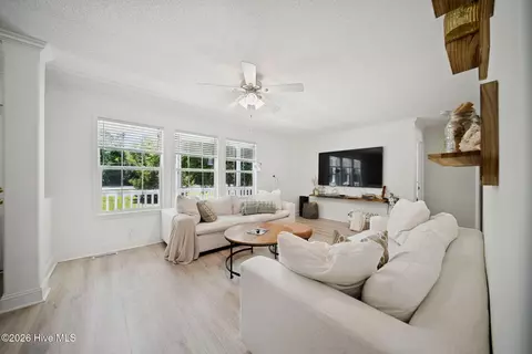 Living - 981 Sloop Point Loop Rd, Hampstead, NC 28443 photo 3 of 3