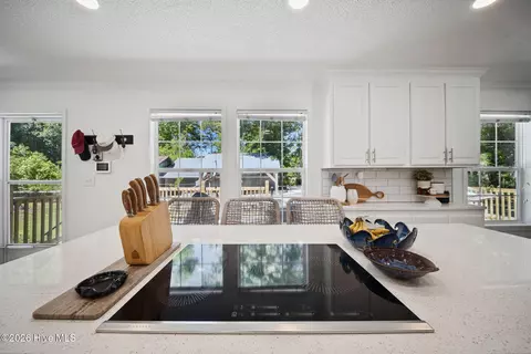 Kitchen - 981 Sloop Point Loop Rd, Hampstead, NC 28443 photo 6 of 7