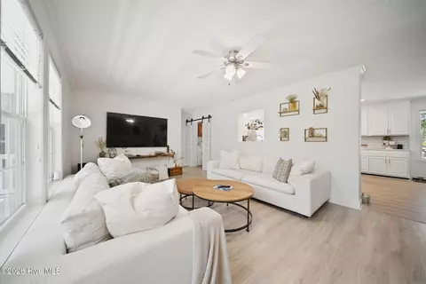 Living - 981 Sloop Point Loop Rd, Hampstead, NC 28443 photo 1 of 3