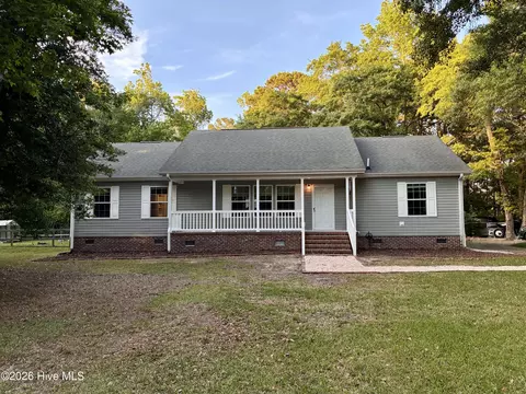 981 Sloop Point Loop Rd, Hampstead, NC 28443