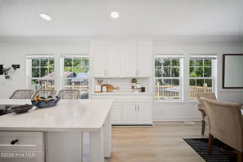 Kitchen - 981 Sloop Point Loop Rd, Hampstead, NC 28443 photo 4 of 7